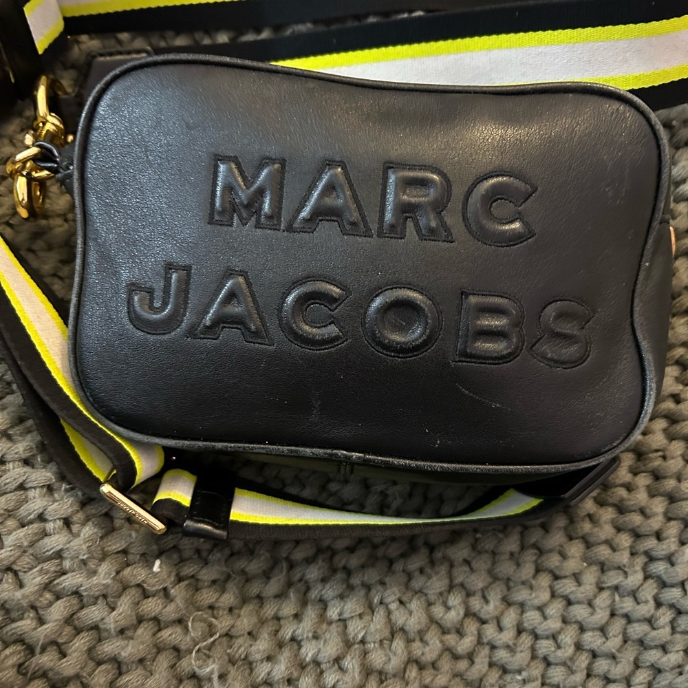 Authentic  vintage Marc Jacob cross body great exterior and interior